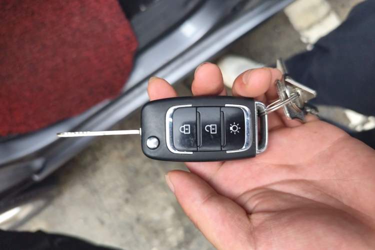 Used Jinbei Gold Hiace 2021 2.0L Passenger Van Travel Lion 7-Seater Vehicle Key