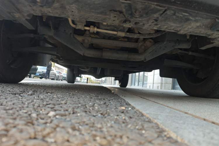 Used Jinbei Gold Hiace 2021 1.6L Box Van Engineering Lion 2-Seater Chassis Front