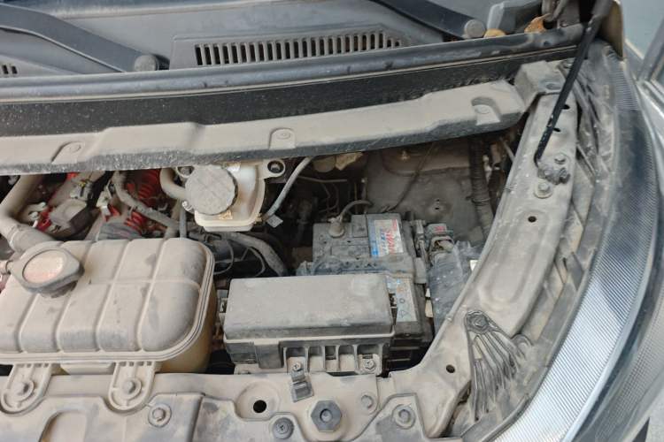 Used Jinbei Gold Hiace 2021 1.6L Box Van Engineering Lion 2-Seater Engine Bay Left