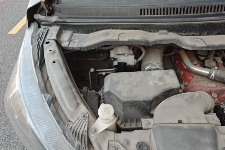 Used Jinbei Gold Hiace 2021 1.6L Box Van Engineering Lion 2-Seater Engine Bay Right