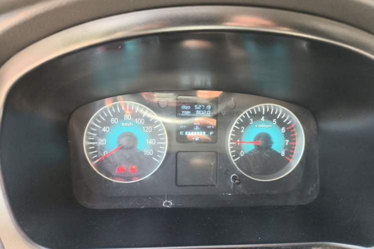 Used Jinbei Gold Hiace 2021 2.0L Passenger Van Travel Lion 6-Seater Odometer Close Up