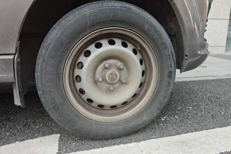 Used Jinbei Gold Hiace 2021 1.6L Box Van Engineering Lion 2-Seater Right Front Wheel Hub