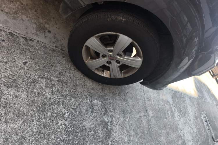 Used Jinbei Gold Hiace 2021 2.0L Passenger Van Travel Lion 6-Seater Right Front Wheel Hub