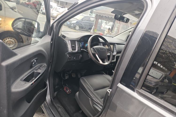 Used Jinbei Gold Hiace 2021 1.5L Passenger Van Travel Lion 6-Seater Driver Seat