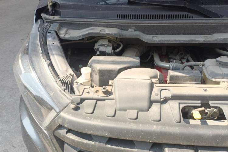 Used Jinbei Gold Hiace 2021 1.5L Passenger Vehicle Engineering Lion 5-Seater Engine Bay Right