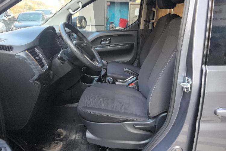 Used Jinbei Gold Hiace 2021 2.0L Passenger Vehicle Engineering Lion 5 Seats Left Front Seat