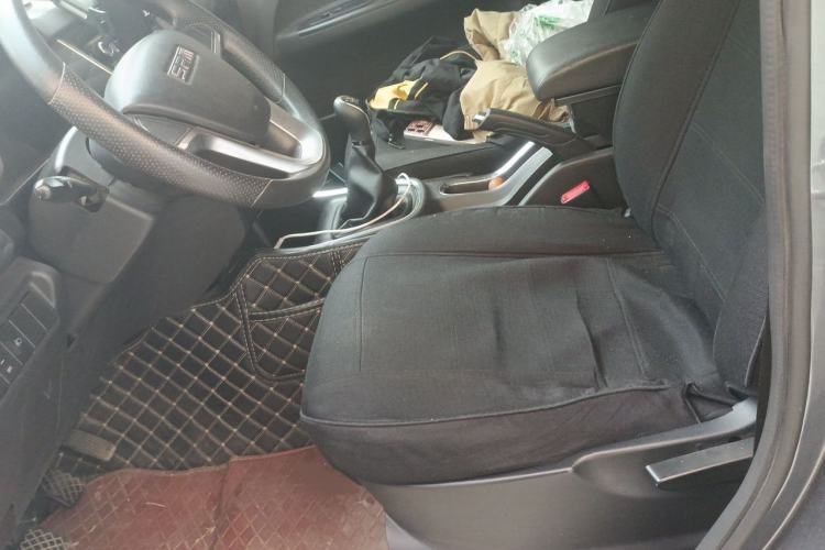 Used Jinbei Gold Hiace 2021 1.5L Passenger Vehicle Engineering Lion 5-Seater Left Front Seat