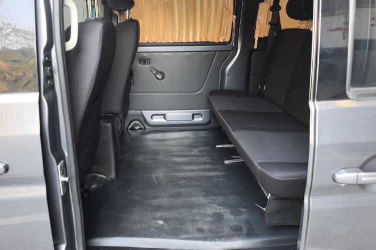 Used Jinbei Gold Hiace 2021 2.0L Passenger Vehicle Engineering Lion 5 Seats Left Rear Seat