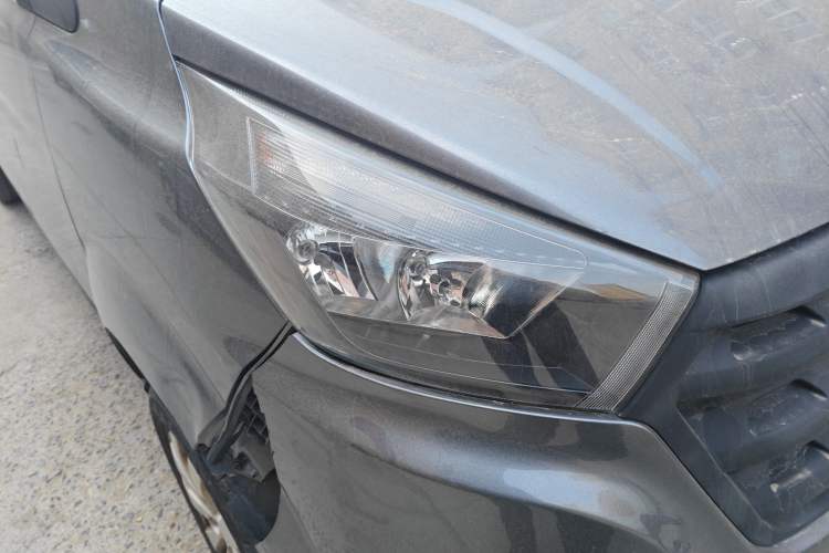 Used Jinbei Gold Hiace 2021 1.5L Passenger Vehicle Engineering Lion 6 Seats Right Front Headlight