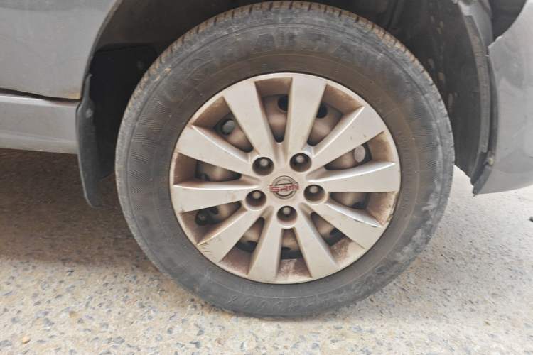 Used Jinbei Gold Hiace 2021 1.5L Passenger Vehicle Engineering Lion 6 Seats Right Front Wheel Hub