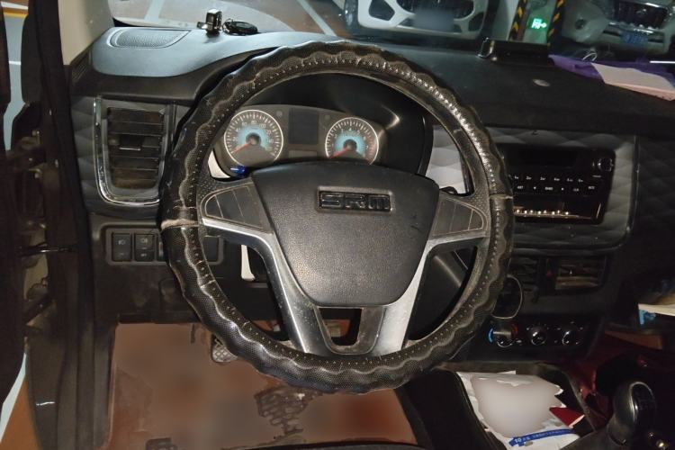 Used Jinbei Gold Hiace 2021 1.5L Passenger Vehicle Engineering Lion 6 Seats Steering Wheel