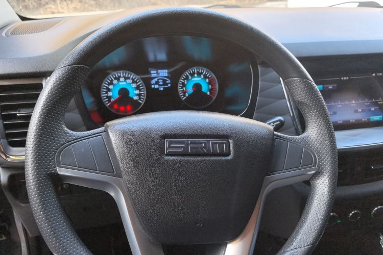 Used Jinbei Gold Hiace 2021 2.0L Passenger Vehicle Engineering Lion 5 Seats Steering Wheel