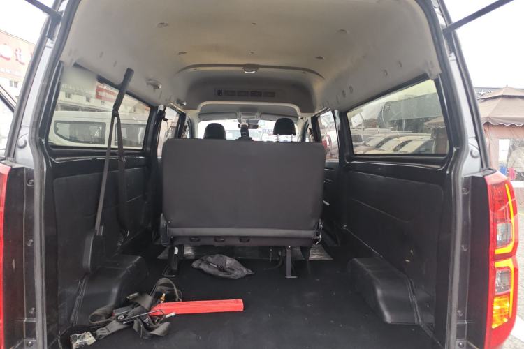 Used Jinbei Gold Hiace 2021 1.5L Passenger Van Travel Lion 6-Seater Trunk