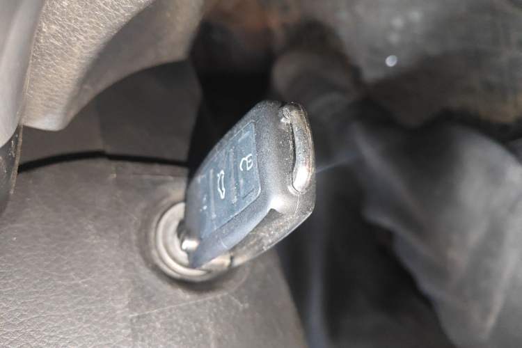 Used Jinbei Gold Hiace 2021 1.5L Passenger Vehicle Engineering Lion 6 Seats Vehicle Key