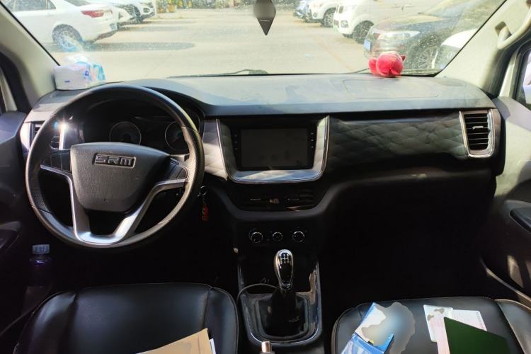 Used Jinbei Gold Hiace 2021 1.5L Passenger Vehicle Travel Lion 5-Seater Center Console