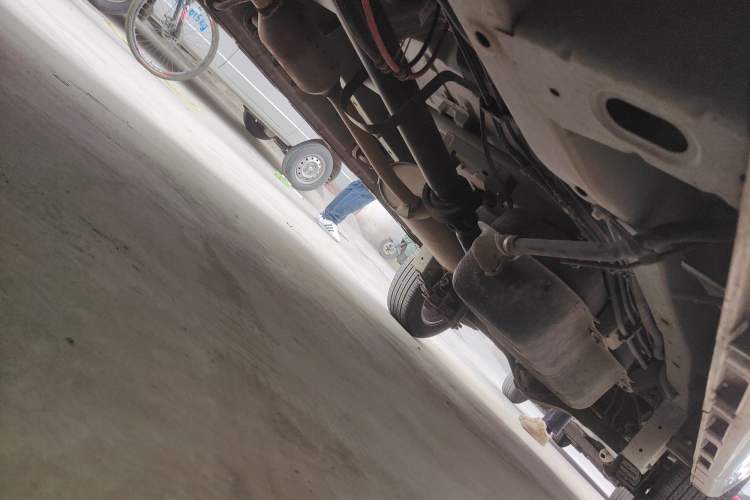 Used Jinbei Gold Hiace 2021 1.5L Passenger Van Travel Lion 6-Seater Chassis Front Left