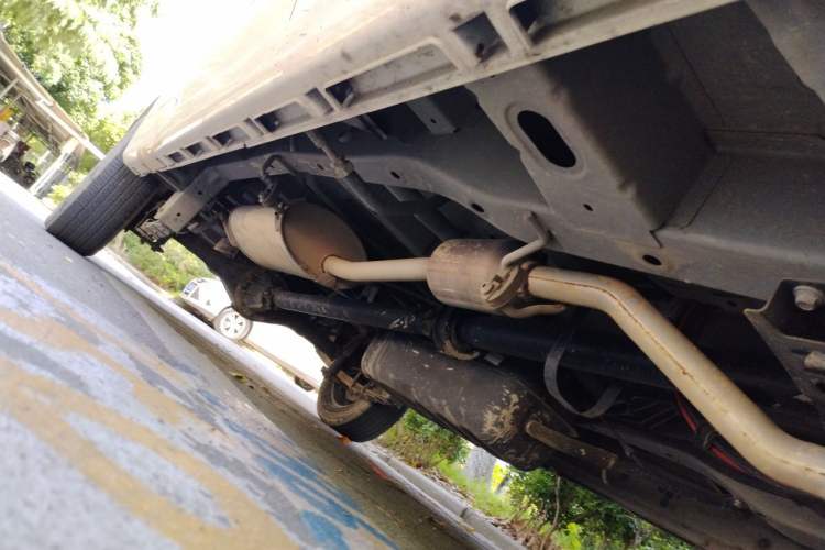 Used Jinbei Gold Hiace 2021 1.5L Passenger Vehicle Engineering Lion 6 Seats Chassis Front Right
