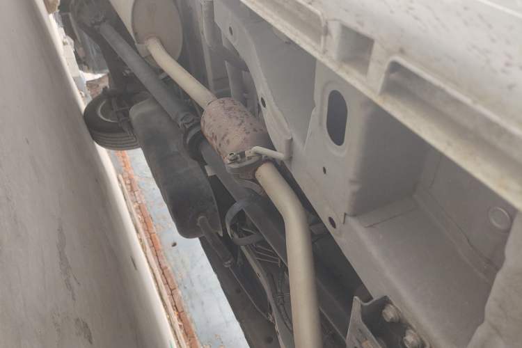Used Jinbei Gold Hiace 2021 1.5L Passenger Van Travel Lion 6-Seater Chassis Front Right