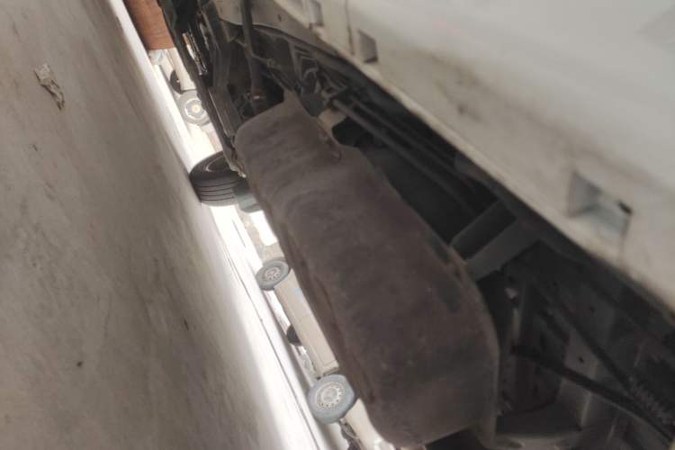 Used Jinbei Gold Hiace 2021 1.5L Passenger Van Travel Lion 6-Seater Chassis Rear Left