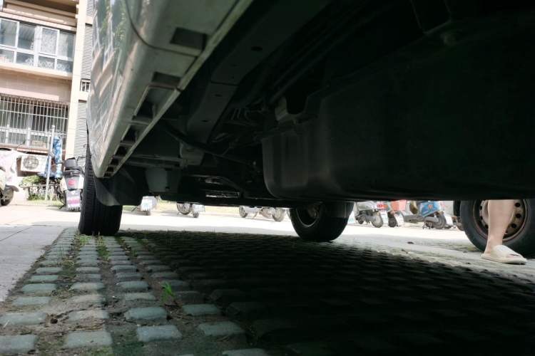 Used Jinbei Gold Hiace 2021 1.5L Passenger Vehicle Engineering Lion 6 Seats Chassis Rear Left