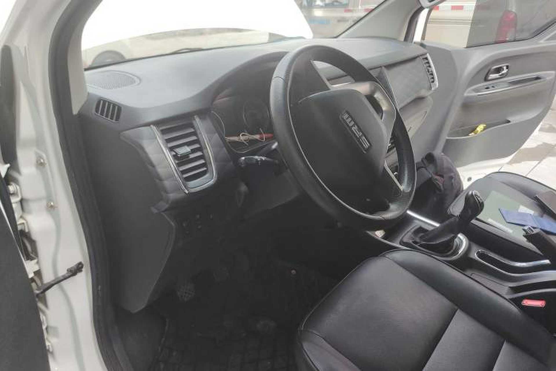 Used Jinbei Gold Hiace 2021 1.5L Passenger Van Travel Lion 6-Seater Driver Seat
