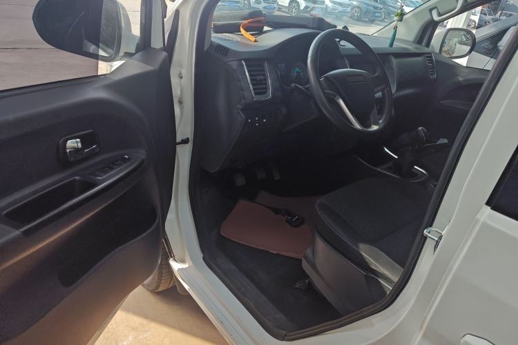 Used Jinbei Gold Hiace 2021 2.0L Passenger Vehicle Engineering Lion 6 Seats Driver Seat