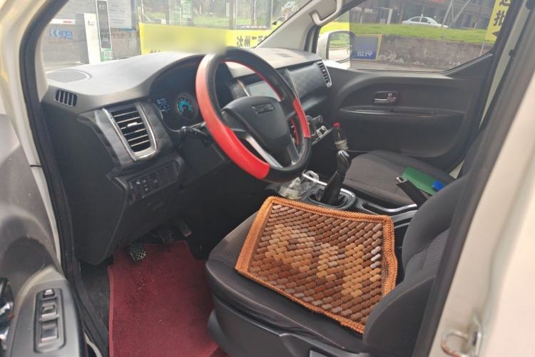 Used Jinbei Gold Hiace 2021 2.0L Box Van Engineering Lion 2 Seats Driver Seat