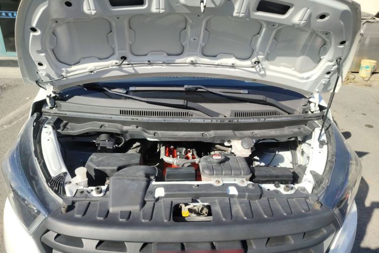 Used Jinbei Gold Hiace 2021 1.5L Passenger Vehicle Travel Lion 5-Seater Engine Bay