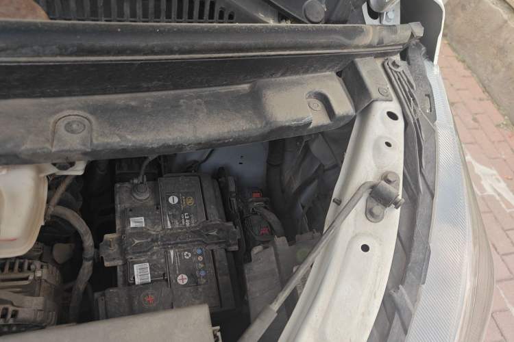 Used Jinbei Gold Hiace 2021 1.5L Passenger Vehicle Engineering Lion 6 Seats Engine Bay Left
