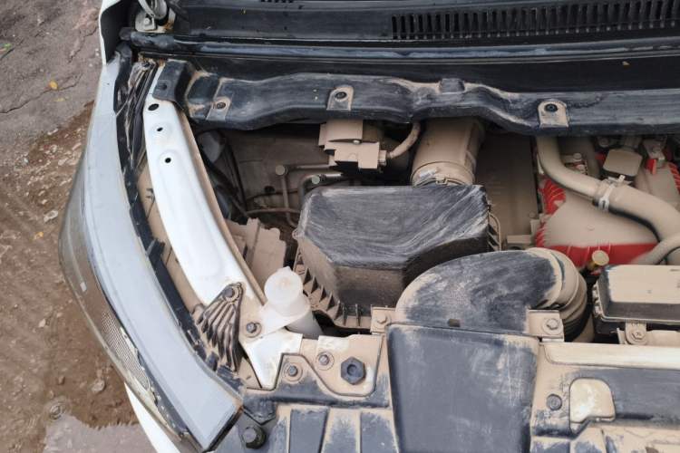 Used Jinbei Gold Hiace 2021 1.5L Passenger Vehicle Engineering Lion 5-Seater Engine Bay Right