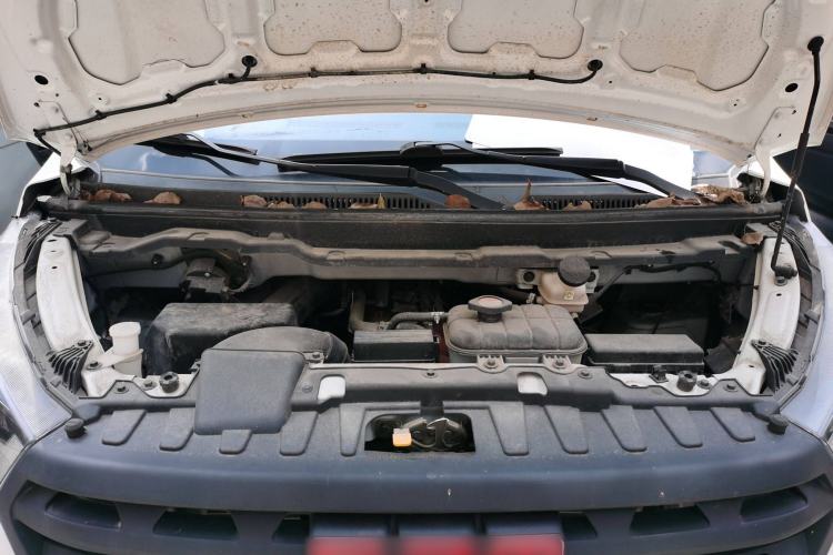 Used Jinbei Gold Hiace 2021 1.5L Passenger Vehicle Engineering Lion 6 Seats Engine Bay