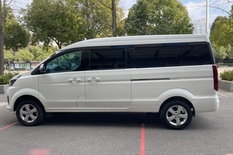 Used Jinbei Gold Hiace 2021 1.5L Passenger Van Travel Lion Central Air Conditioning Version 9 Seats Exterior 1