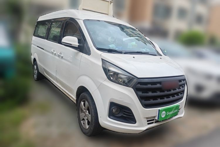 Used Jinbei Gold Hiace 2021 2.0L Passenger Van Travel Lion 6-Seater Front Right 45 Deg