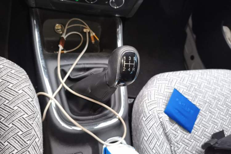 Used Jinbei Gold Hiace 2021 1.5L Passenger Vehicle Engineering Lion 5-Seater Gear Lever