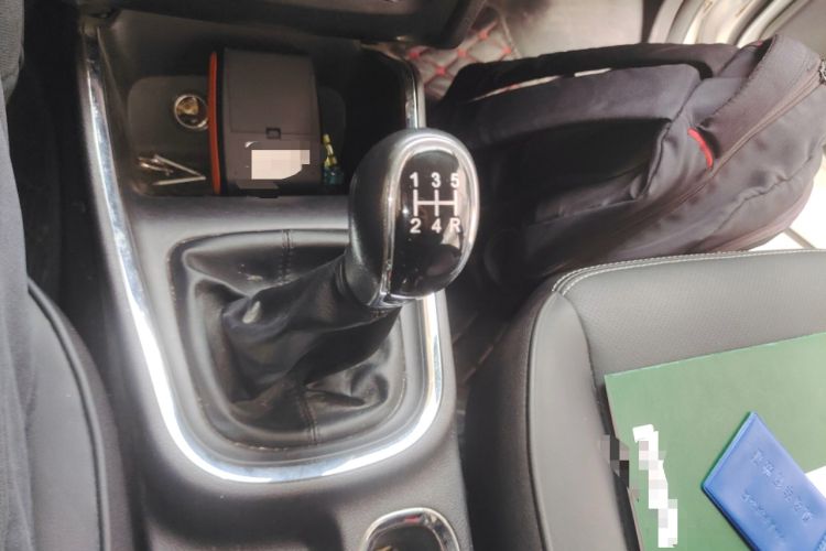 Used Jinbei Gold Hiace 2021 1.5L Passenger Van Travel Lion 6-Seater Gear Lever
