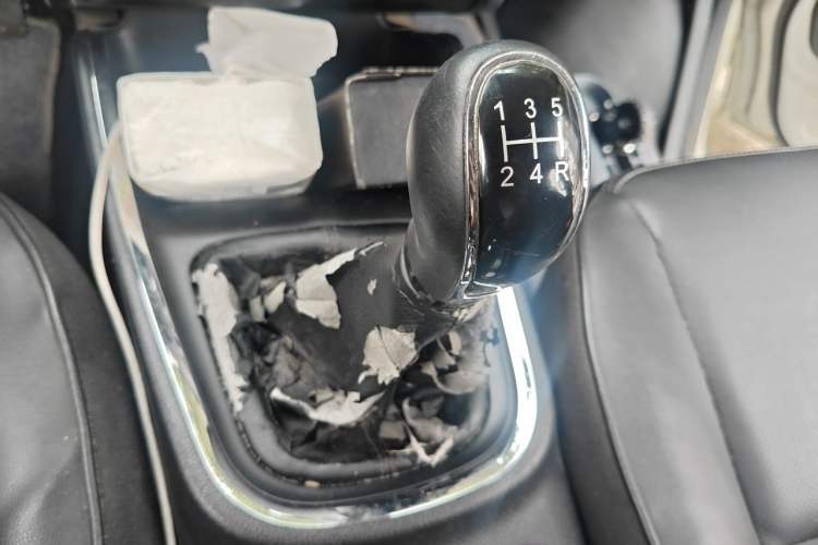 Used Jinbei Gold Hiace 2021 1.5L Passenger Van Travel Lion 6-Seater Gear Lever