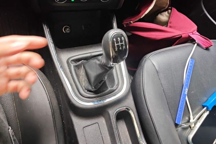 Used Jinbei Gold Hiace 2021 1.5L Passenger Van Travel Lion 6-Seater Gear Lever