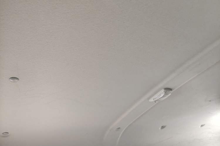 Used Jinbei Gold Hiace 2021 1.5L Passenger Van Travel Lion 6-Seater Headliner