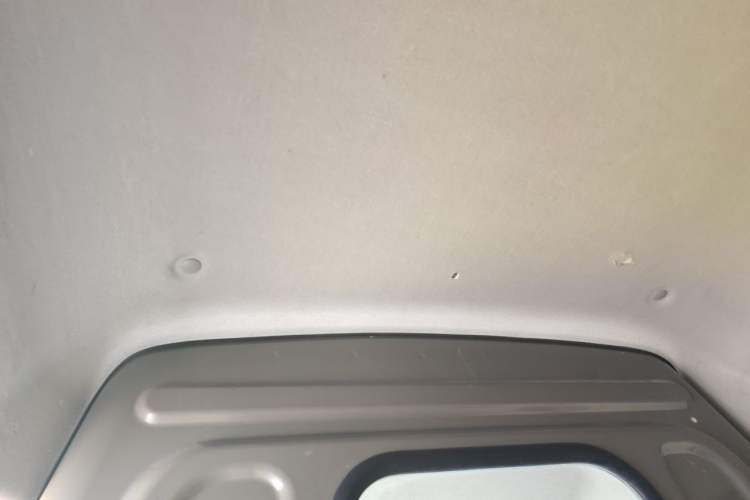 Used Jinbei Gold Hiace 2021 2.0L Box Van Engineering Lion 2 Seats Headliner