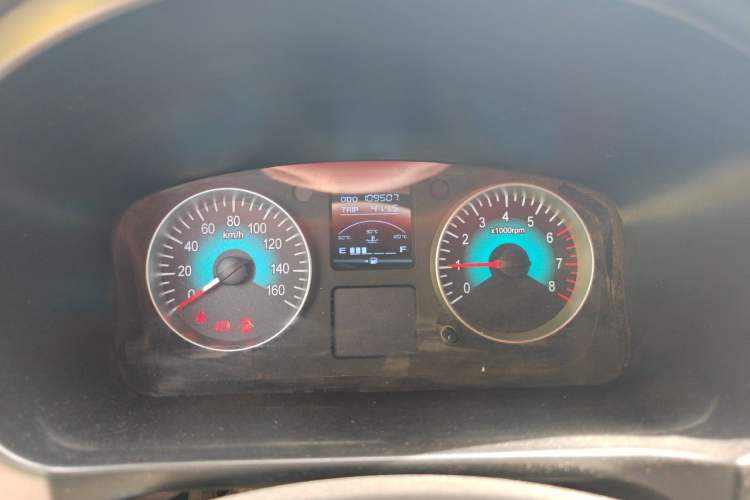 Used Jinbei Gold Hiace 2021 2.0L Box Van Engineering Lion 2 Seats Instrument Cluster