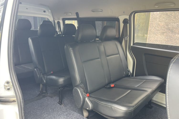 Used Jinbei Gold Hiace 2021 1.5L Passenger Van Travel Lion Central Air Conditioning Version 9 Seats Interior 2