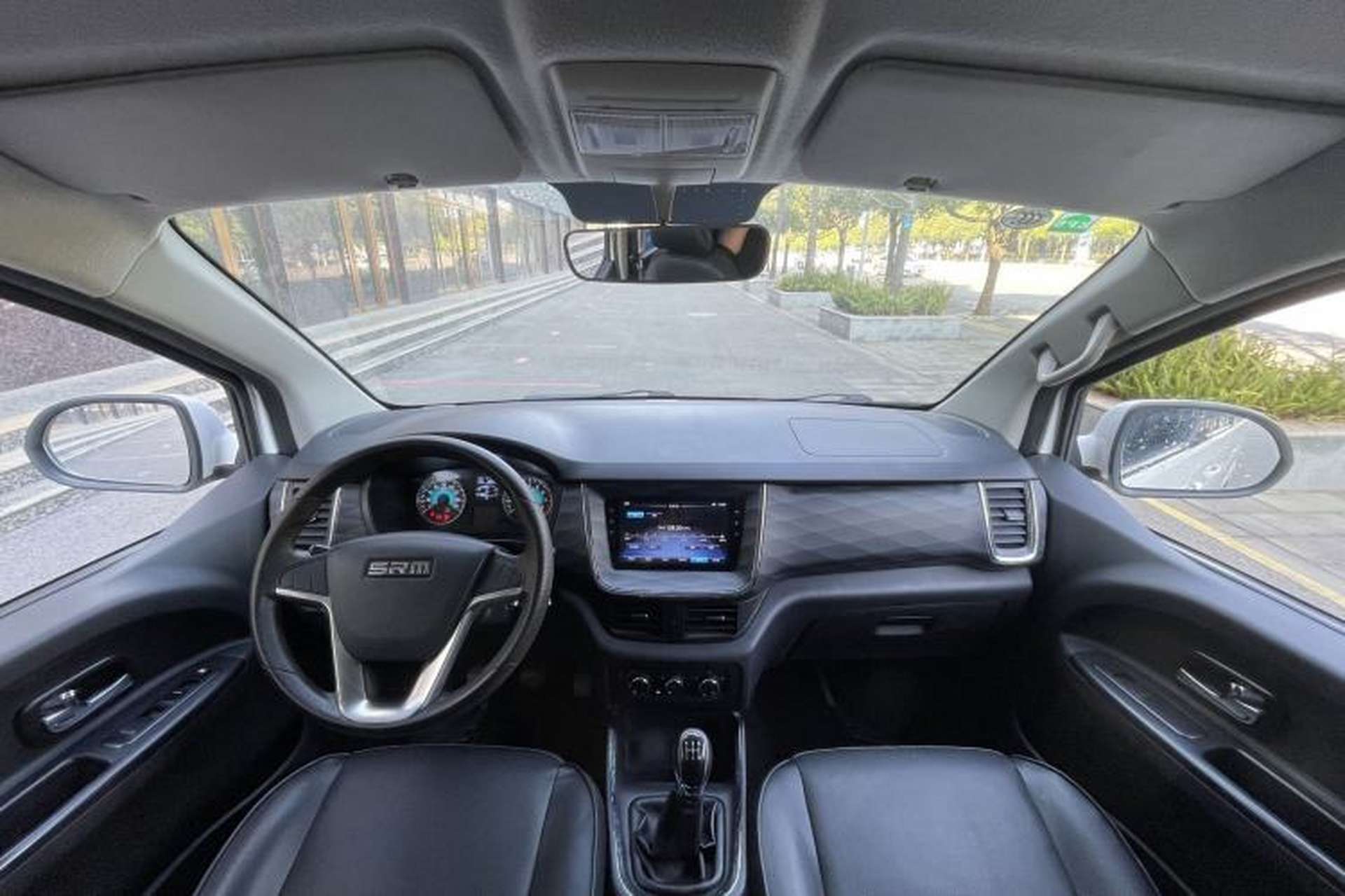 Used Jinbei Gold Hiace 2021 1.5L Passenger Van Travel Lion Central Air Conditioning Version 9 Seats Interior 2