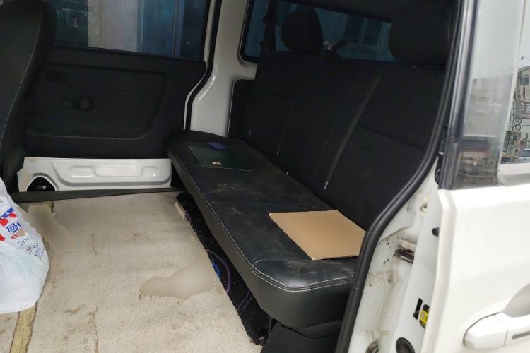 Used Jinbei Gold Hiace 2021 2.0L Passenger Van Travel Lion 5-Seater Left Rear Seat