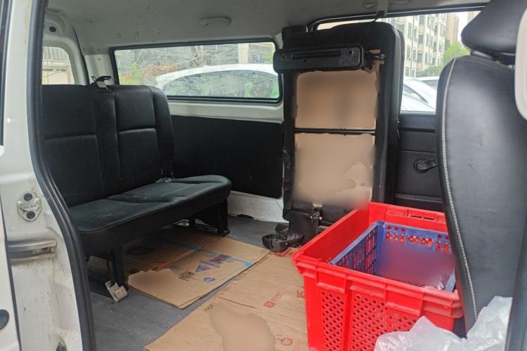 Used Jinbei Gold Hiace 2021 2.0L Passenger Van Travel Lion 6-Seater Left Rear Seat