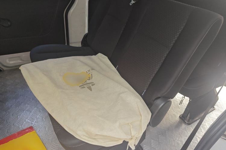 Used Jinbei Gold Hiace 2021 1.5L Passenger Vehicle Engineering Lion 6 Seats Left Rear Seat
