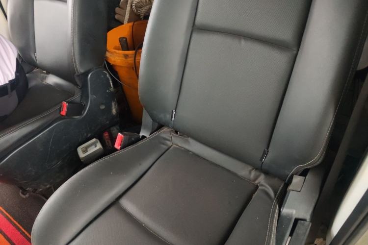 Used Jinbei Gold Hiace 2021 1.5L Passenger Van Travel Lion 7-Seater Left Rear Seat