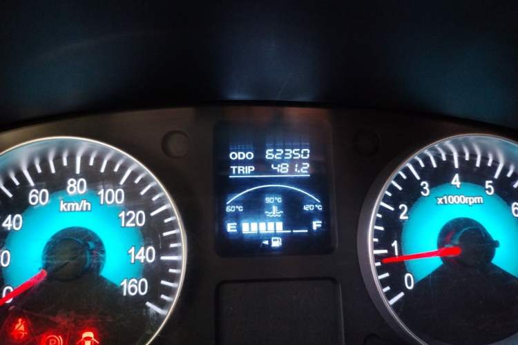 Used Jinbei Gold Hiace 2021 1.5L Passenger Vehicle Engineering Lion 6 Seats Odometer Close Up
