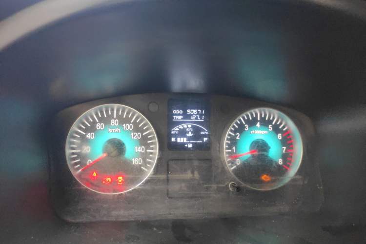 Used Jinbei Gold Hiace 2021 2.0L Passenger Vehicle Engineering Lion 7 Seats Odometer Close Up