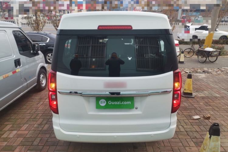 Used Jinbei Gold Hiace 2021 1.5L Passenger Van Engineering Lion Model Central Air Conditioning Version 9 Seats Rear