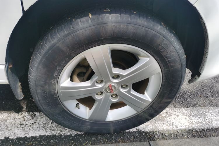Used Jinbei Gold Hiace 2021 2.0L Passenger Van Travel Lion 7-Seater Right Front Wheel Hub